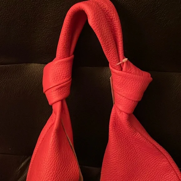 Stylish Coral Leather Tote Bag Italy - Picture 6 of 7